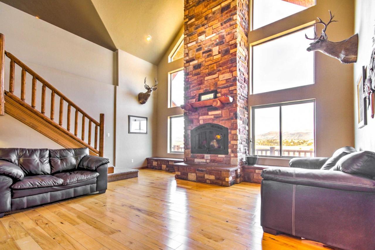 Rustic Bryce Canyon Home With Deck On Sevier River! هاتش المظهر الخارجي الصورة