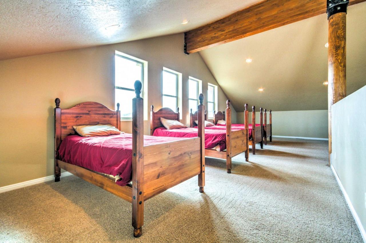 Rustic Bryce Canyon Home With Deck On Sevier River! هاتش المظهر الخارجي الصورة